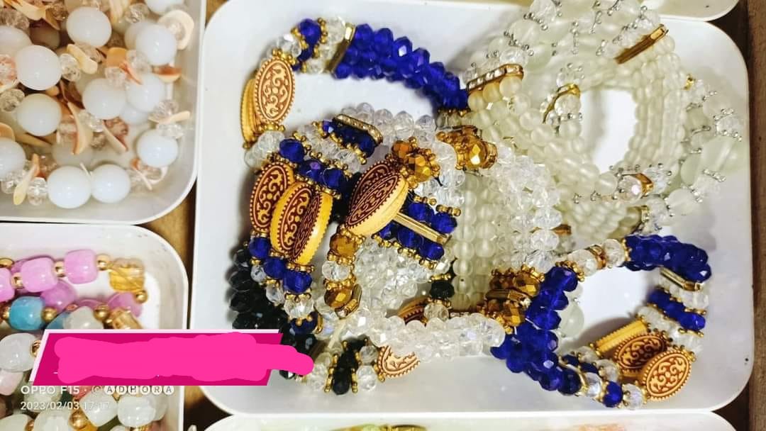  Stone Bracelet (পাথরের ব্রেসলেট) 