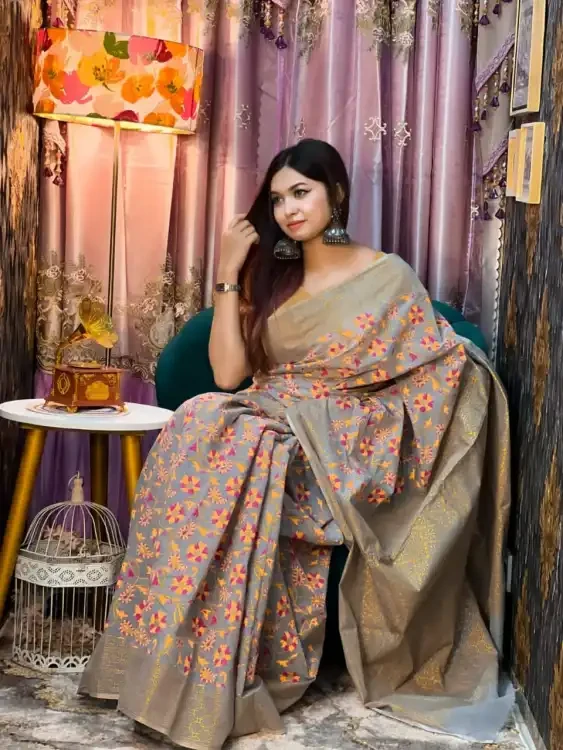 Stylish and Comfortable Dupiyen Tangail saree