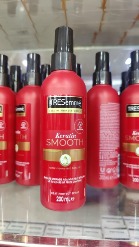  TRESemme Keratin Smooth Heat Protect Spray 200ml ( Made In Poland ) 